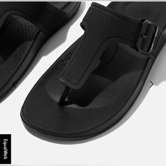 🌴 FitFlop Iqushion Adjustable Buckle Flip Flops - Picture 4 of 14